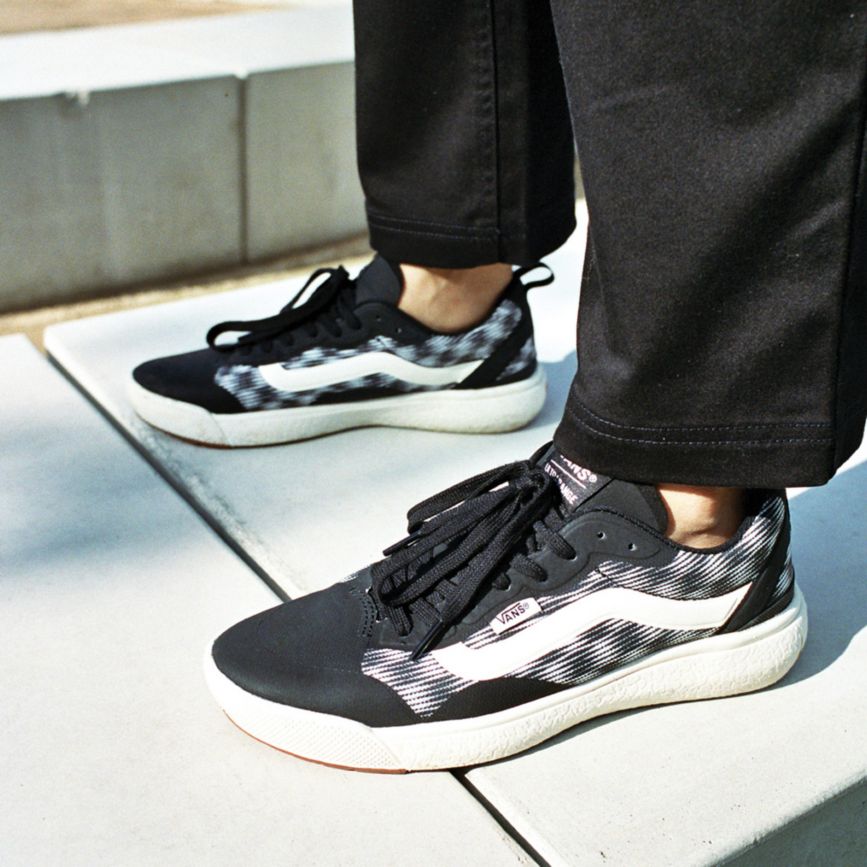 Vans Blur Checker UltraRange EXO Ayakkabi Siyah | VN579L8VZ46